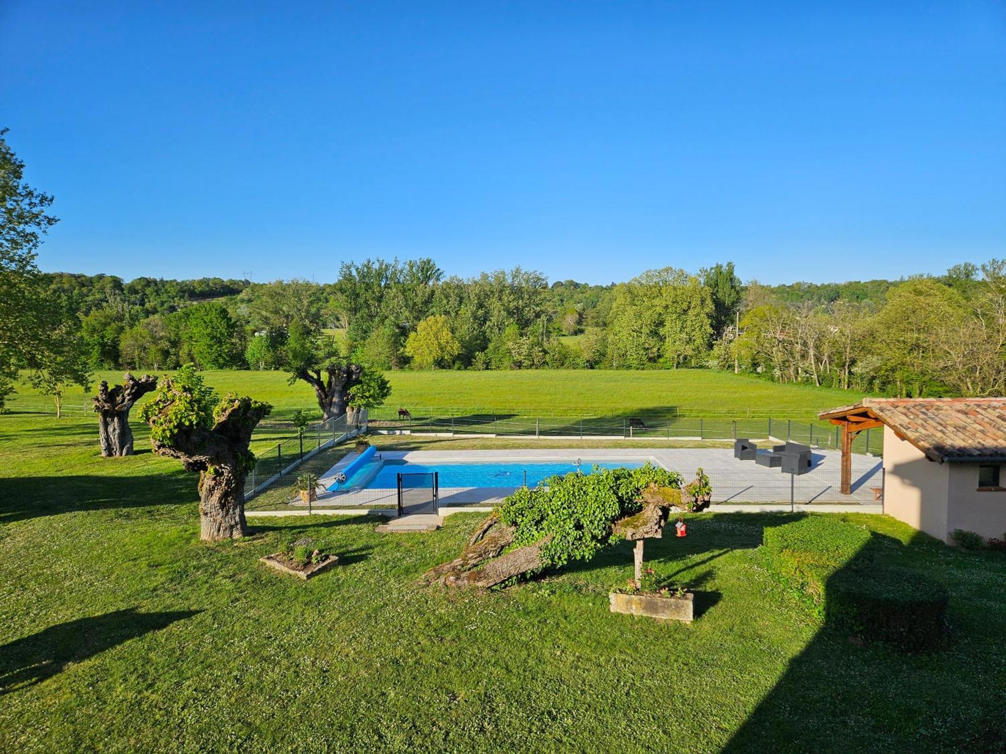 مبيت وإفطار مونْتوبا Domaine De Belcayre المظهر الخارجي الصورة